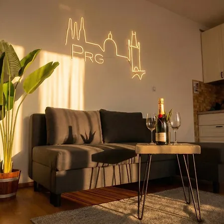 Lejlighed Apartment With Private Jacuzzi & Terrace In The Center Of Prague Prag