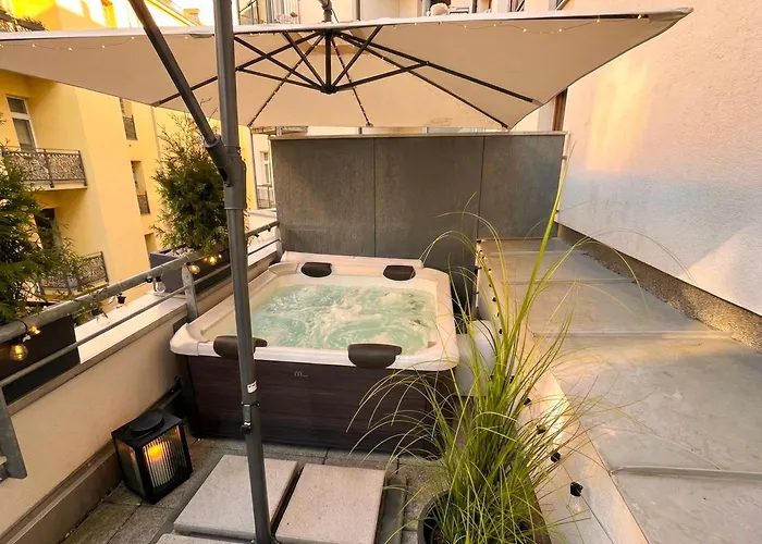 Apartment With Private Jacuzzi & Terrace In The Center Of Prague * Prag