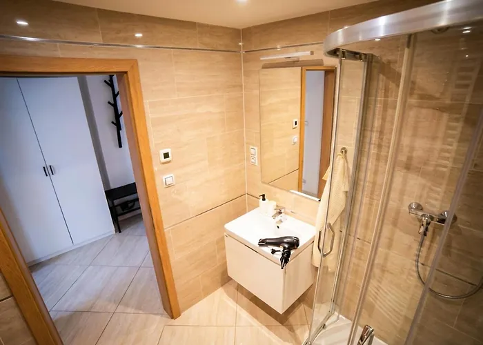 Apartment With Private Jacuzzi & Terrace In The Center Of Prague Lejlighed