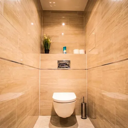 דירה Modern With Private Jacuzzi & Terrace