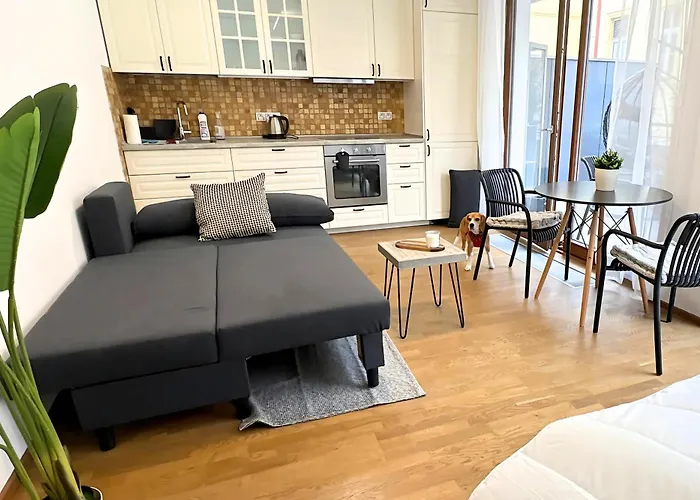 Modern With Private Jacuzzi & Terrace * פראג