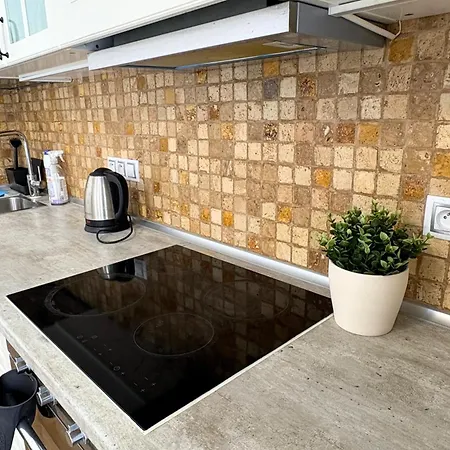 Modern With Spacious Terrace Andel * براغ