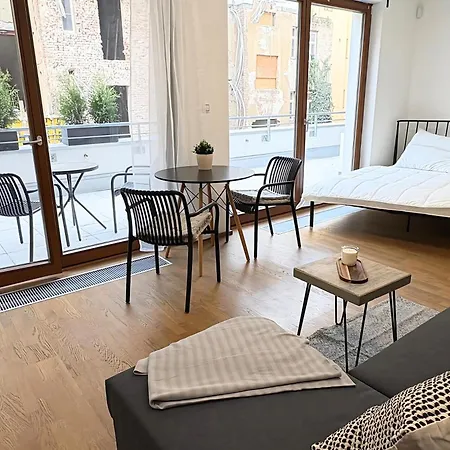 Apartment Modern With Spacious Terrace Andel Prag