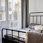 With Private Jacuzzi & Terrace In The Center Of Apartamento