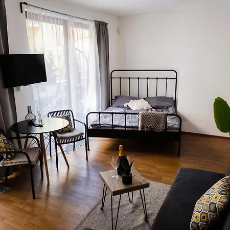 With Private Jacuzzi & Terrace In The Center Of * Prague