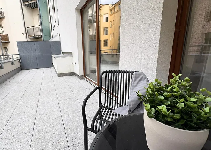 Modern With Private Jacuzzi & Terrace Appartement Praag