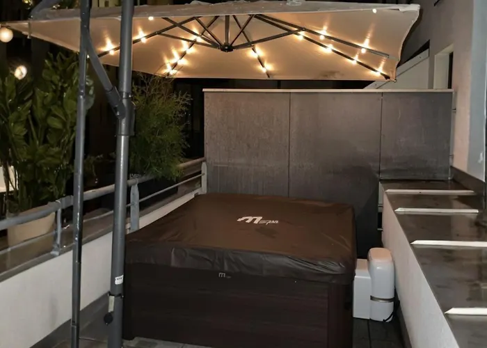 Modern With Private Jacuzzi & Terrace Appartement