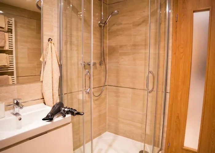 Apartment With Private Jacuzzi & Terrace In The Center Of Prague 아파트 프라하